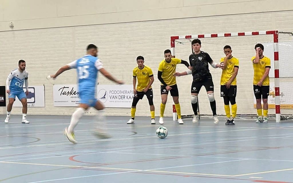 Spelmoment tijdens de wedstrijd tegen ZVV EDE